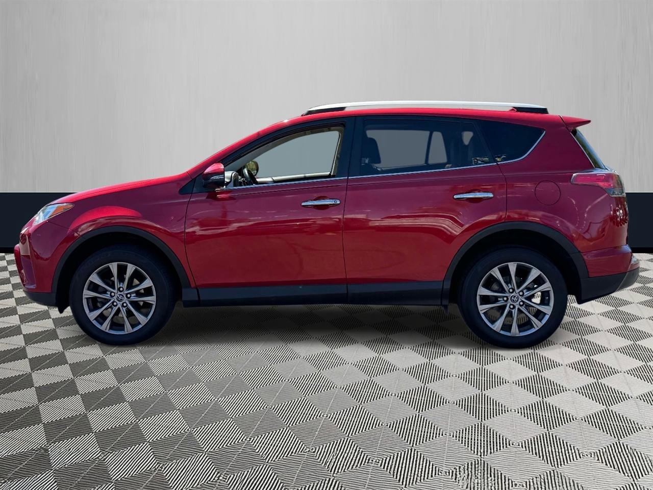 Used 2016 Toyota RAV4 Limited AWD/4WD image 3