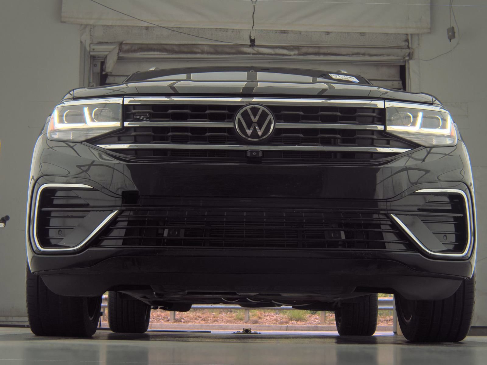 Used 2023 Volkswagen Atlas Cross Sport SEL Premium R-Line AWD/4WD image 5
