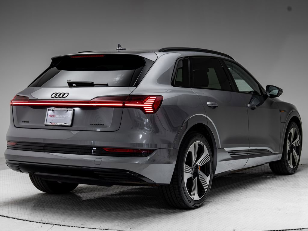 Used 2023 Audi e-tron Premium Plus w/ Premium Plus Package AWD/4WD image 34
