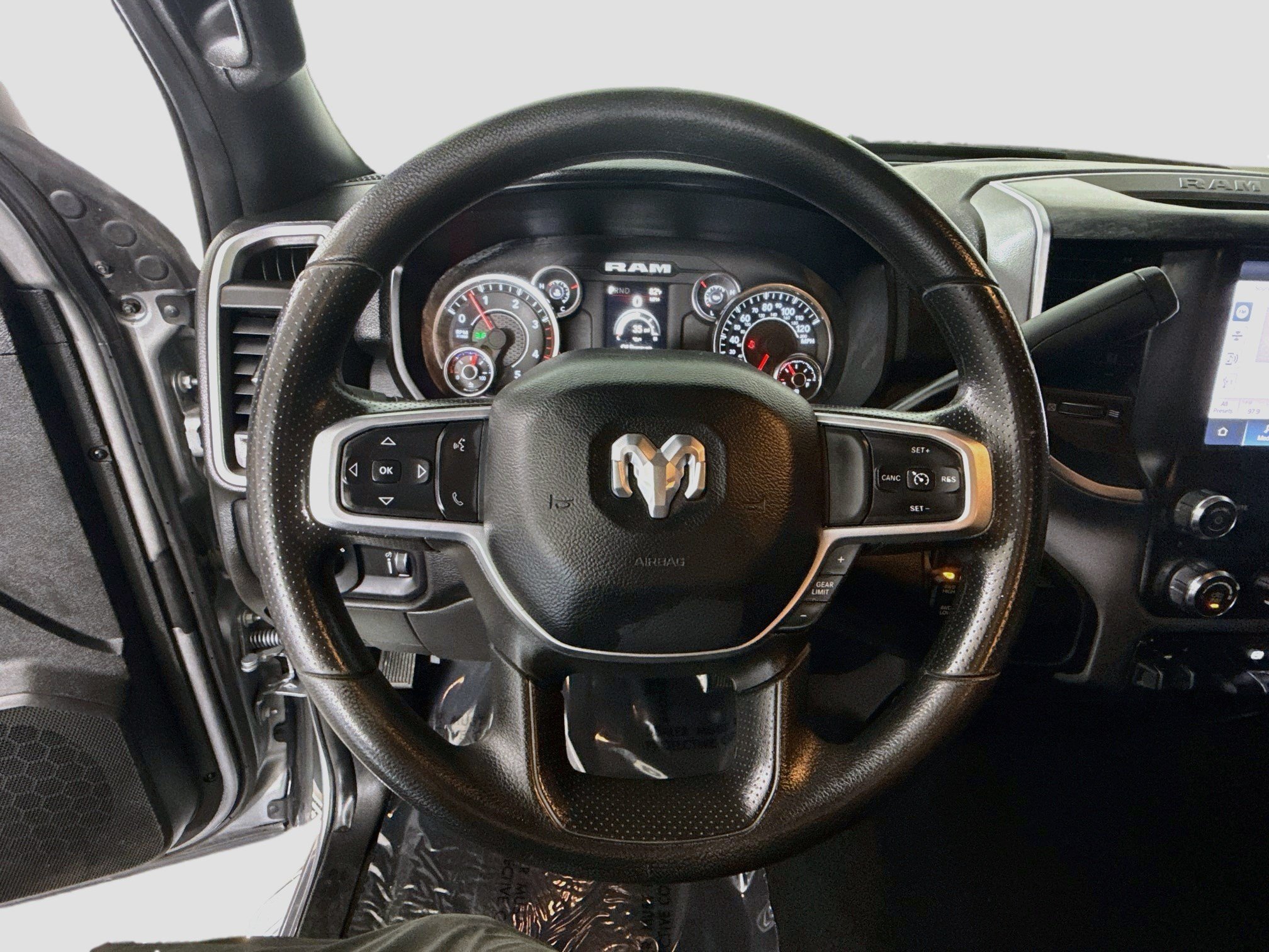 Used 2024 RAM 2500 Big Horn AWD/4WD image 13
