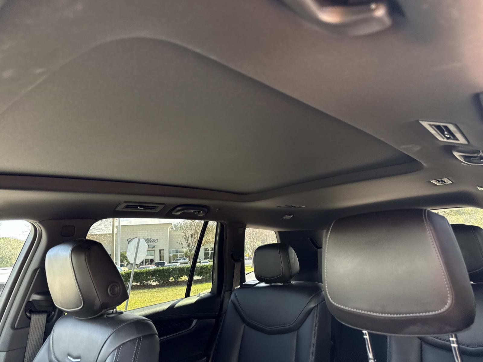 Used 2025 Cadillac XT6 Premium Luxury image 24