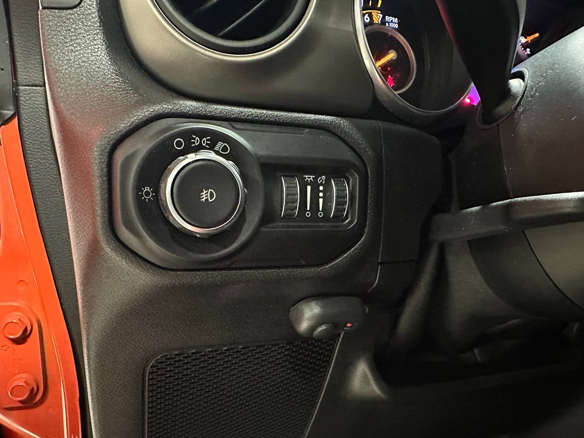 Used 2018 Jeep Wrangler Unlimited Sport AWD/4WD image 28