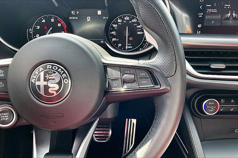 Used 2022 Alfa Romeo Stelvio Veloce AWD/4WD image 18