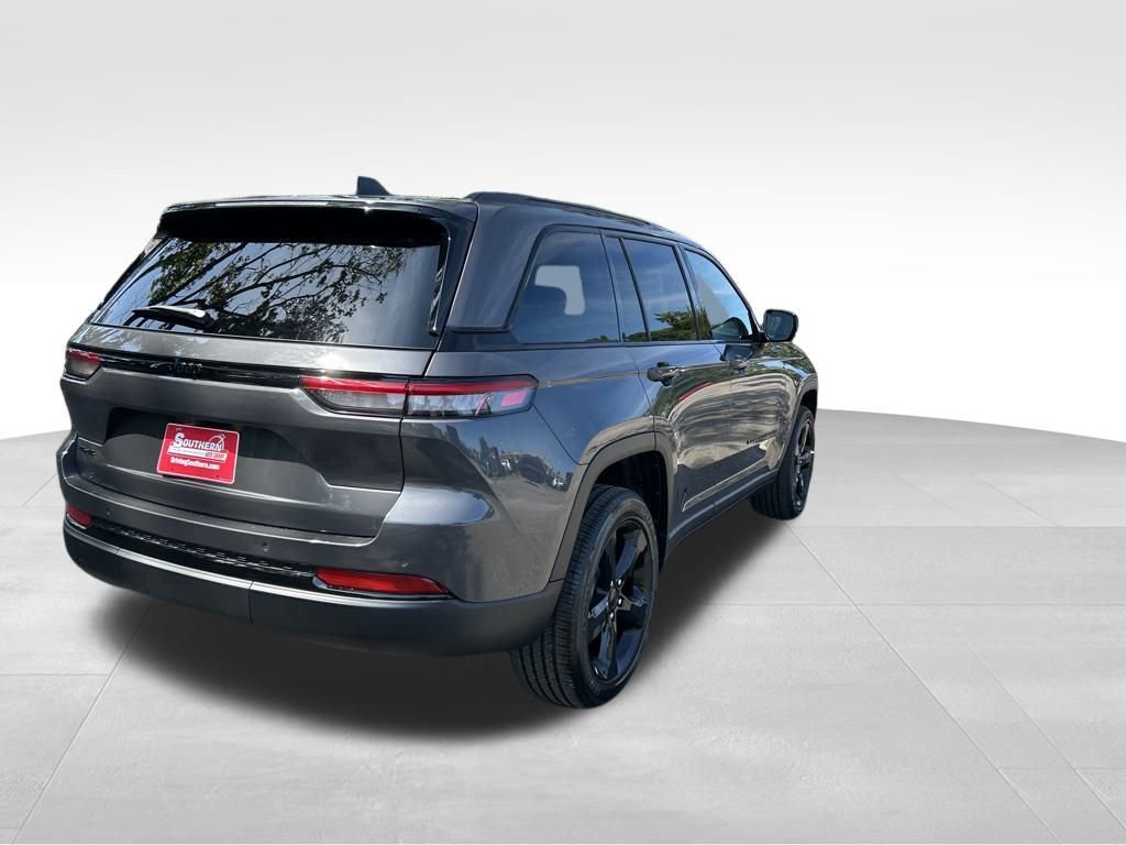 New 2025 Jeep Grand Cherokee Altitude image 6