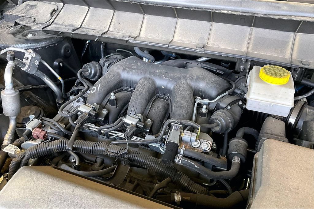 Used 2025 Nissan Pathfinder SV AWD/4WD image 32