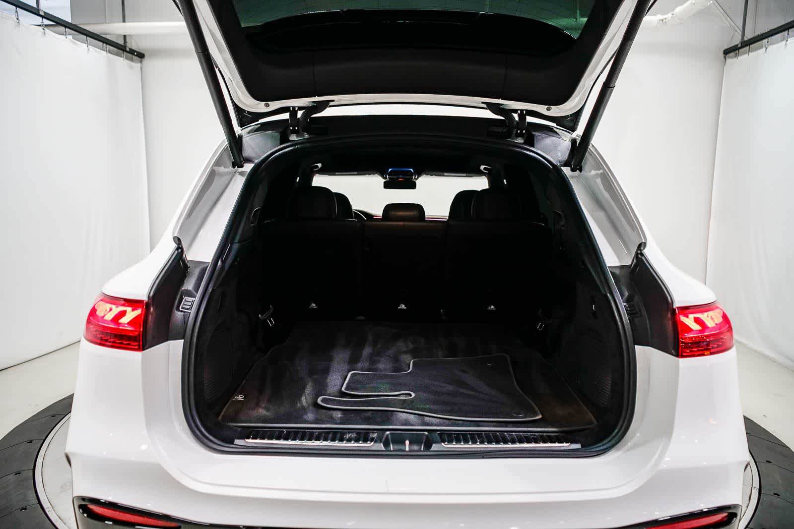 Used 2023 Mercedes-Benz EQS 580 4MATIC SUV image 27