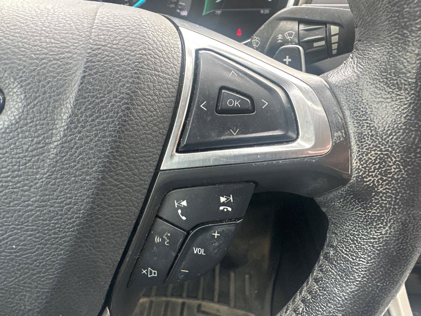 Used 2016 Ford Fusion SE w/ Equipment Group 202A FWD image 18