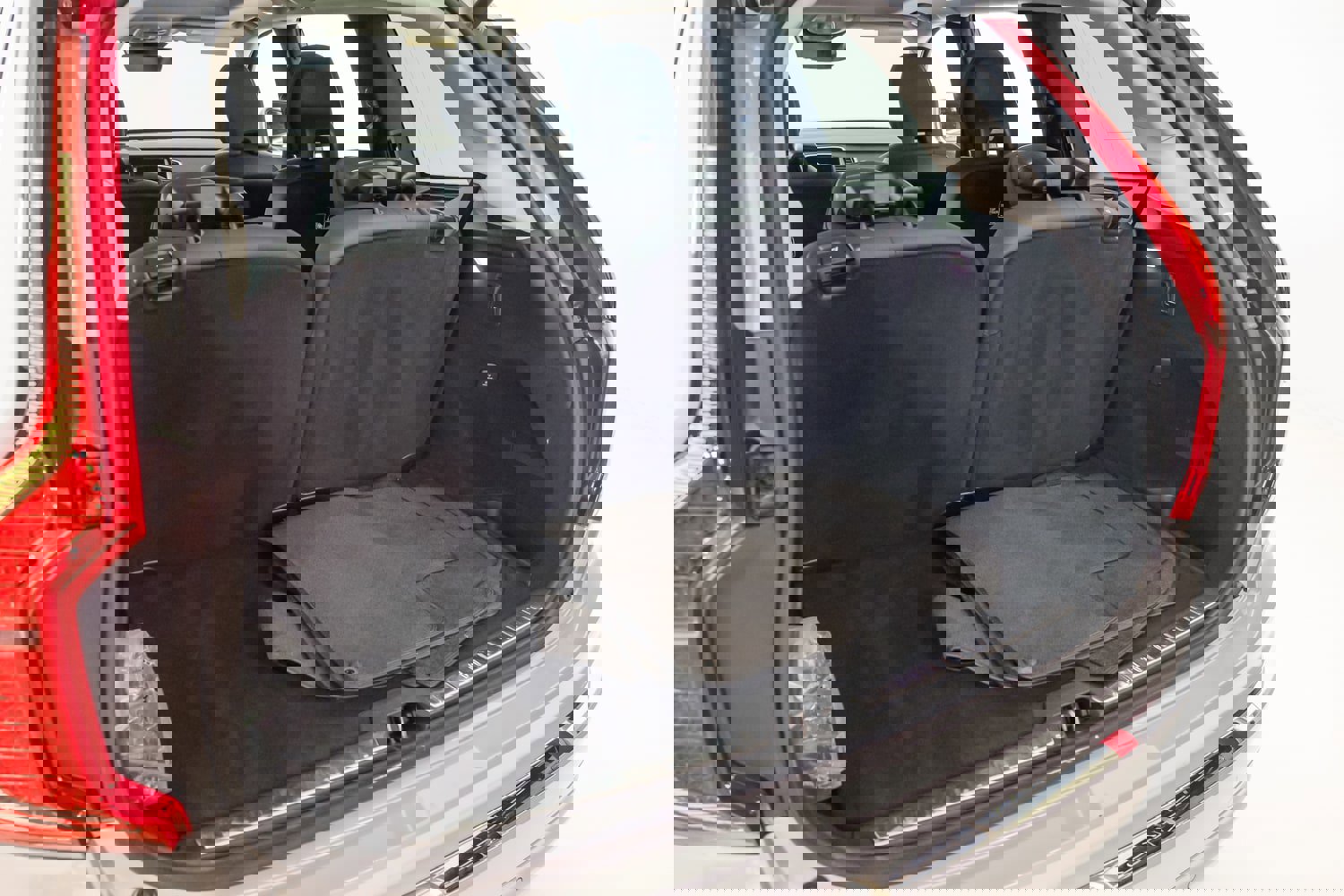 Used 2024 Volvo XC90 B5 Plus image 34