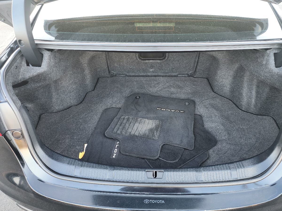 Used 2013 Toyota Avalon XLE Premium image 10