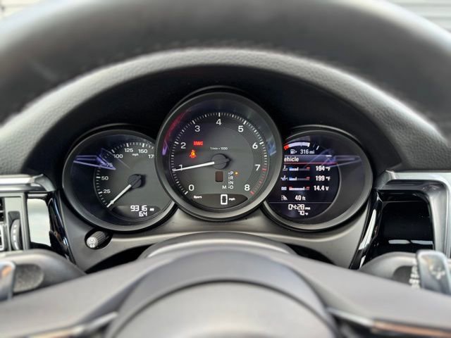 Certified 2025 Porsche Macan image 23