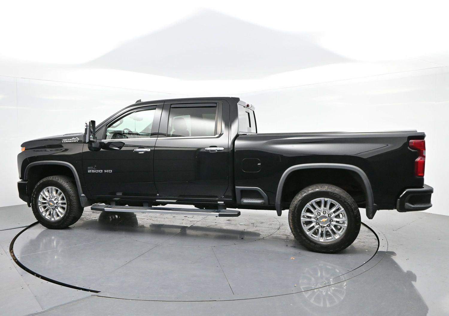 Used 2022 Chevrolet Silverado 2500 High Country w/ LPO, Dark Essentials Package image 5