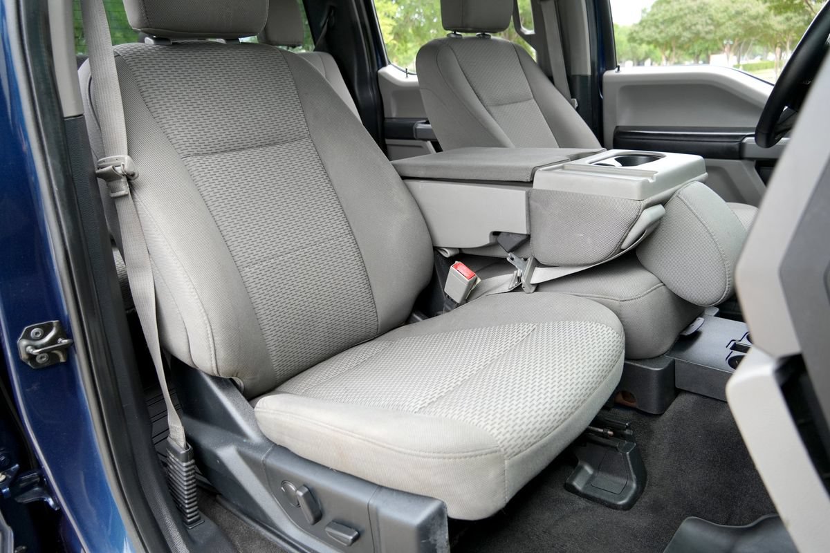 Used 2019 Ford F150 XLT w/ Equipment Group 302A Luxury AWD/4WD image 8