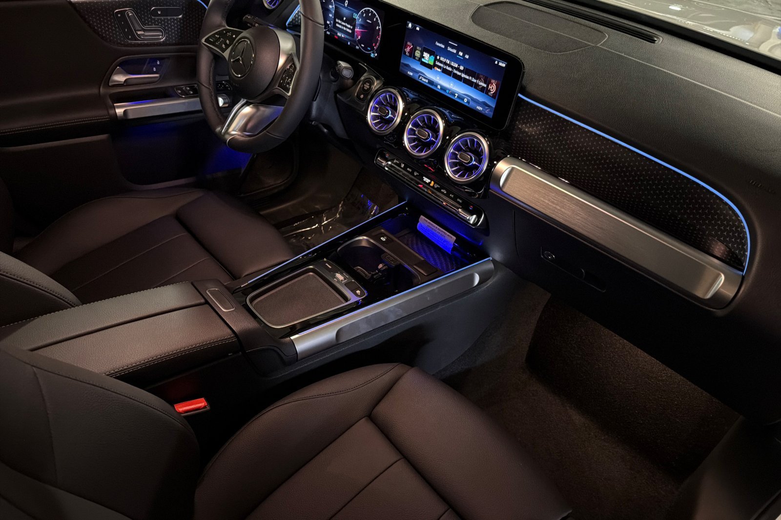 New 2026 Mercedes-Benz GLB 250 4MATIC image 14