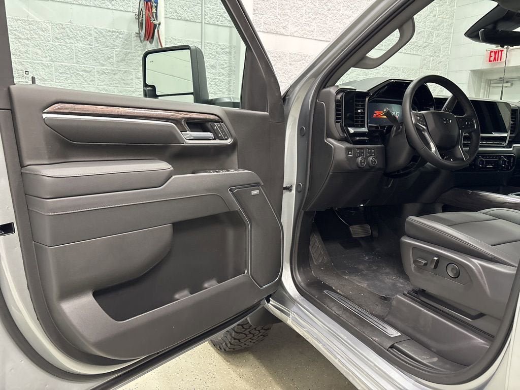 New 2026 Chevrolet Silverado 2500 LTZ w/ LTZ Plus Package AWD/4WD image 15