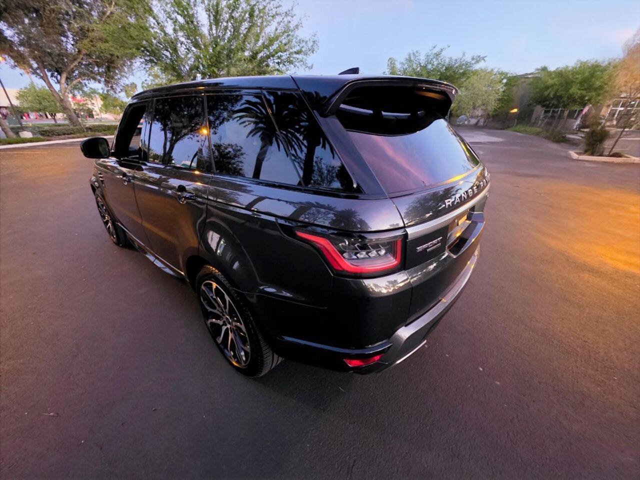 Used 2019 Land Rover Range Rover Sport HSE AWD/4WD image 7