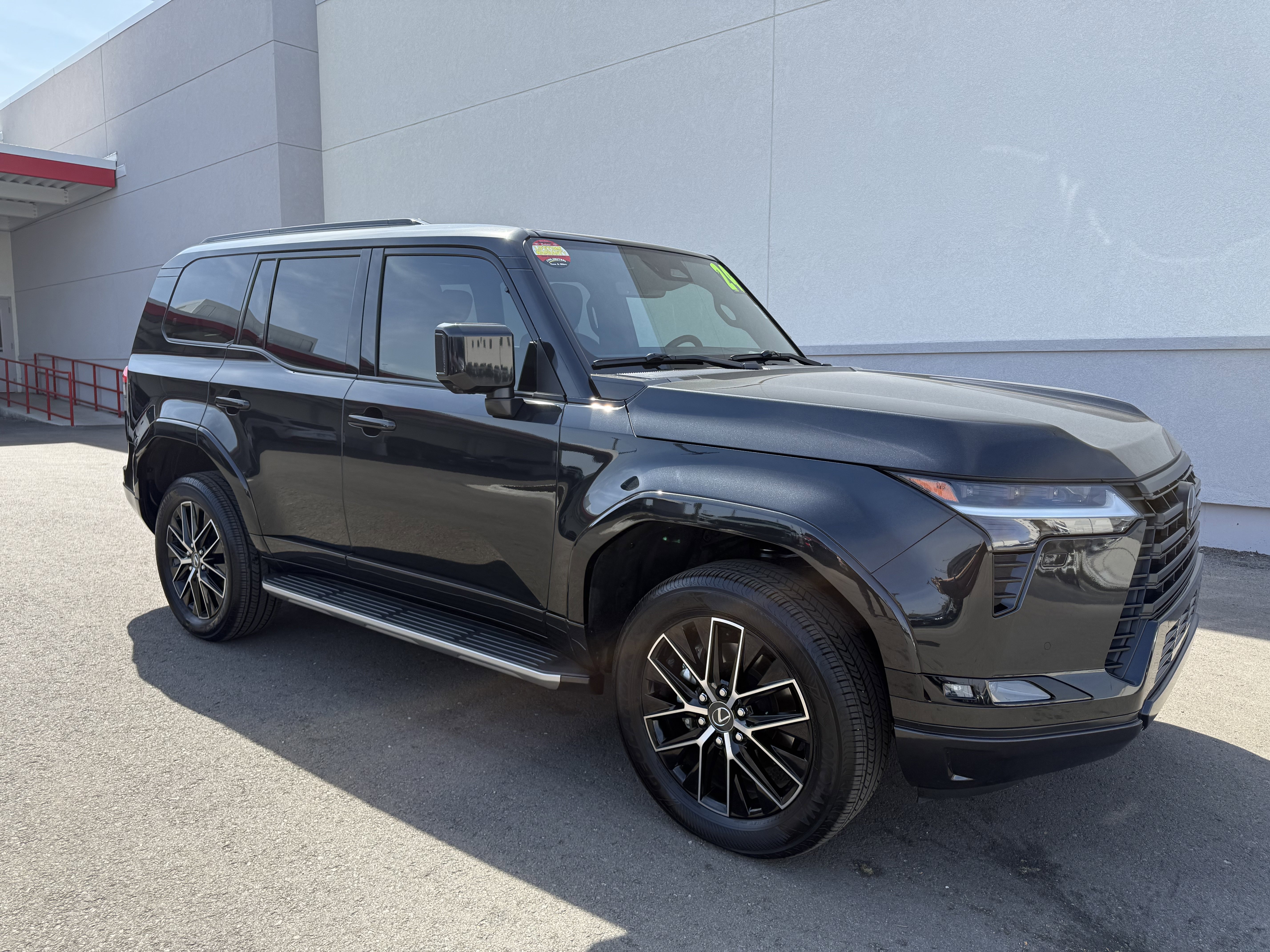 Used 2024 Lexus GX 550 w/ Accessory Package (2T) image 11