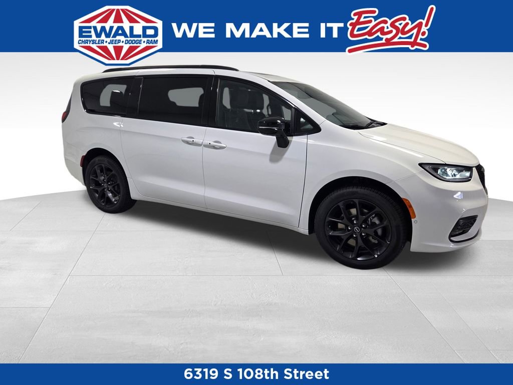 New 2026 Chrysler Pacifica Limited w/ S Appearance Package image 23