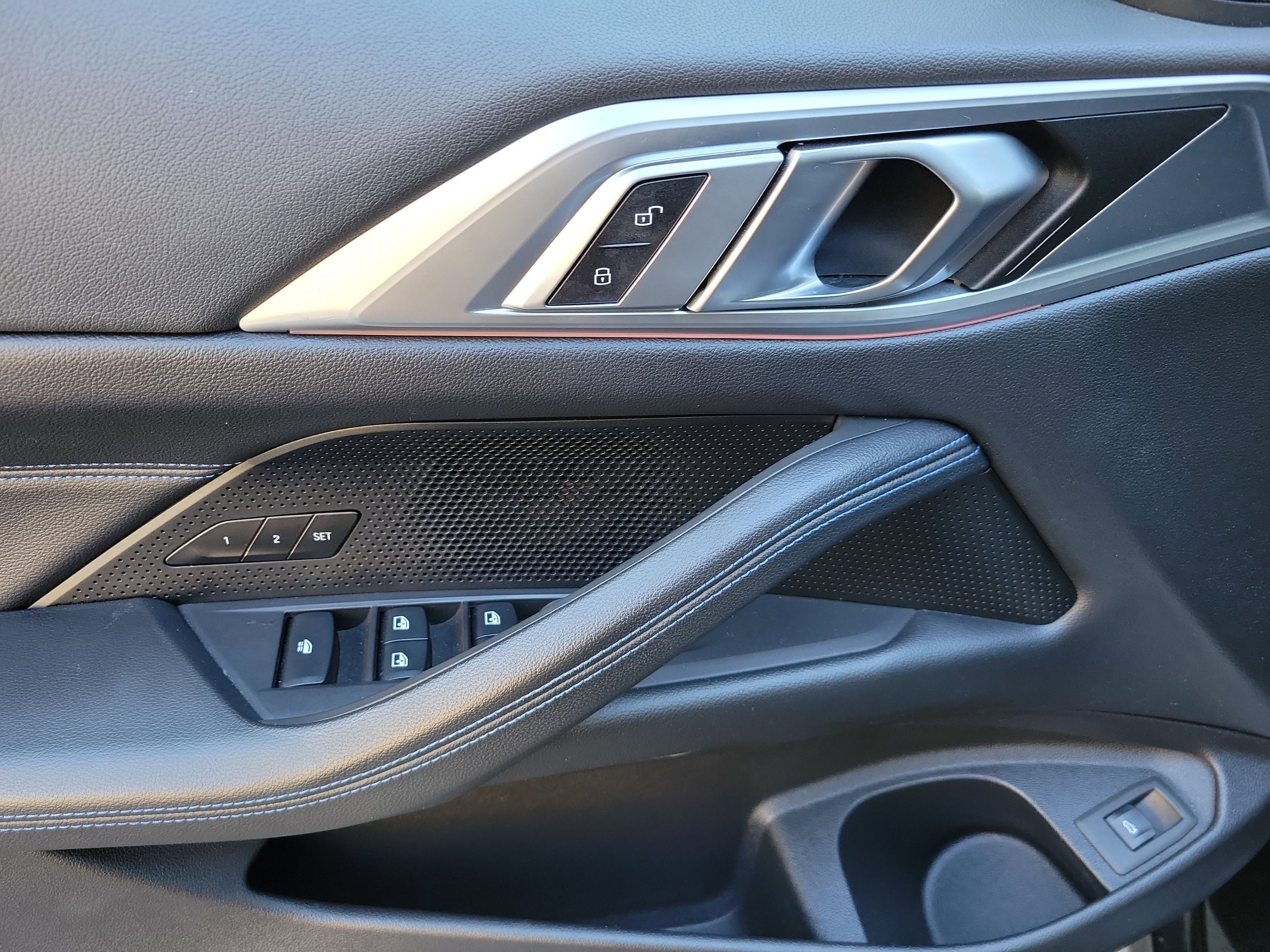 Used 2022 BMW 440i xDrive Convertible w/ Premium Package image 24