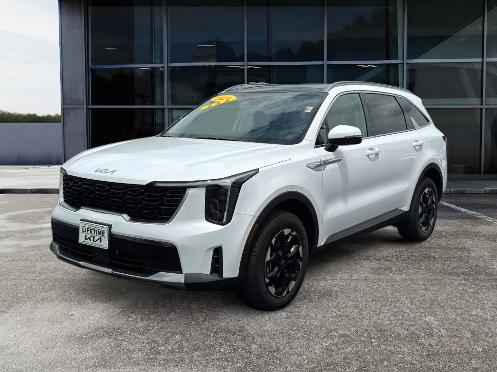 Used 2024 Kia Sorento S w/ Panoramic Sunroof Package