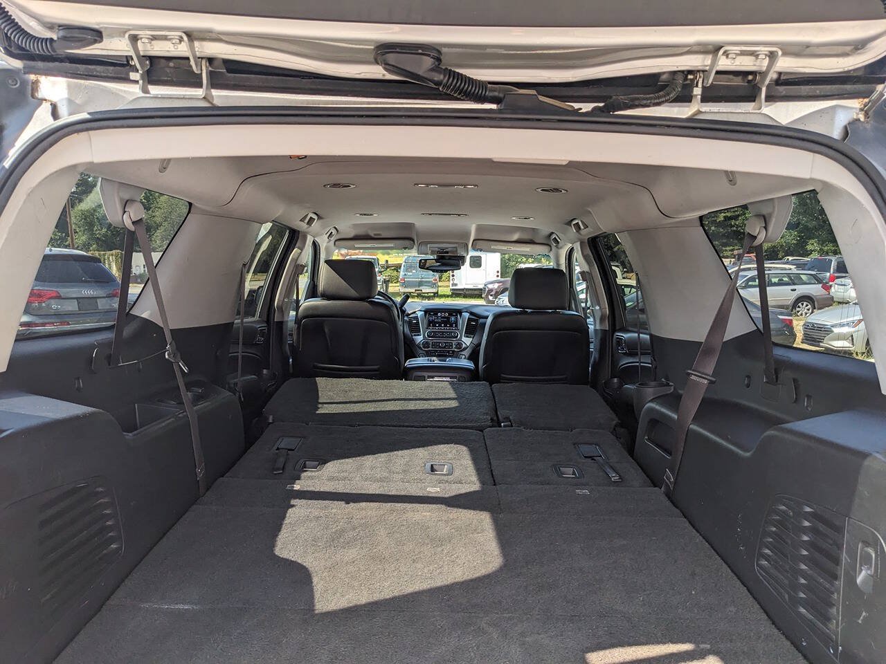 Used 2015 Chevrolet Suburban LT RWD image 26