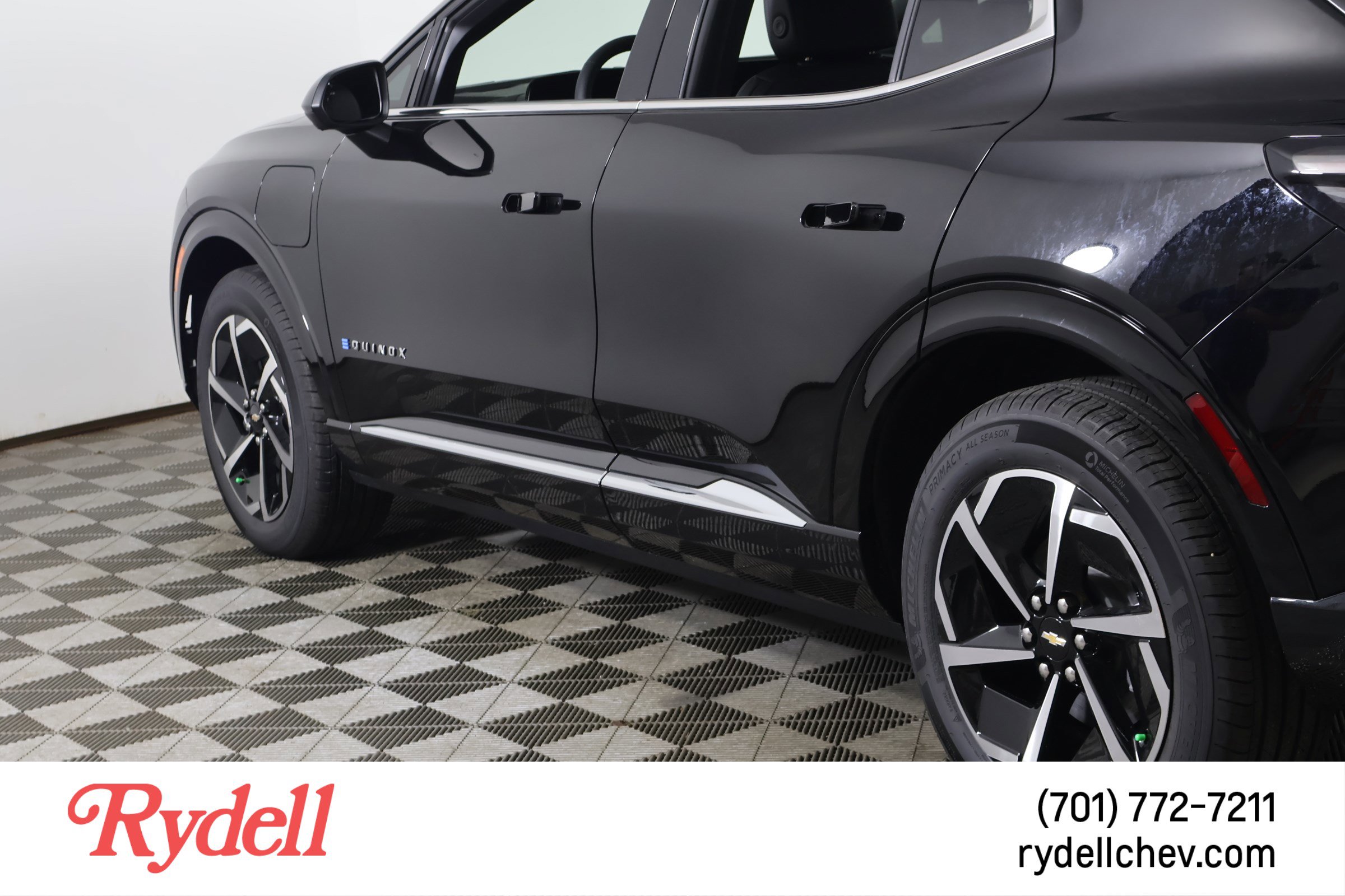 New 2025 Chevrolet Equinox EV LT image 9