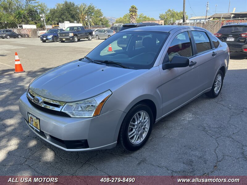 Used 2010 Ford Focus SE FWD image 5