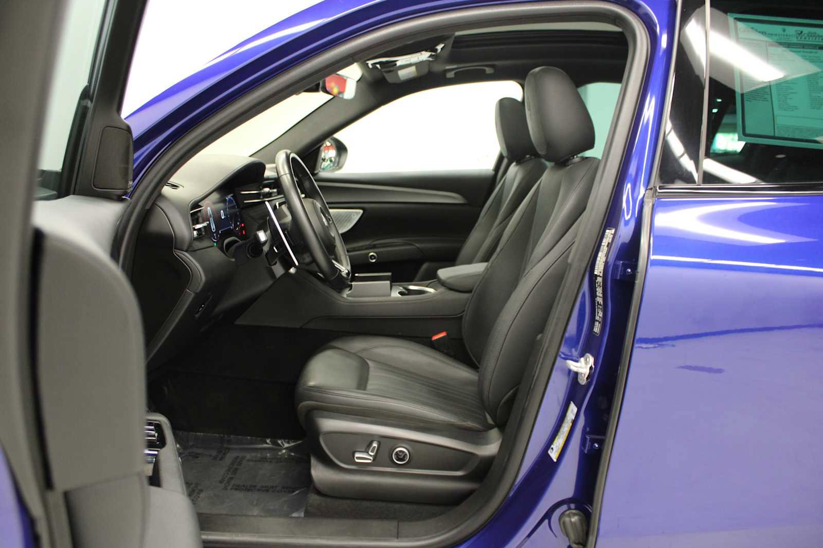 Used 2023 Maserati Grecale GT image 14