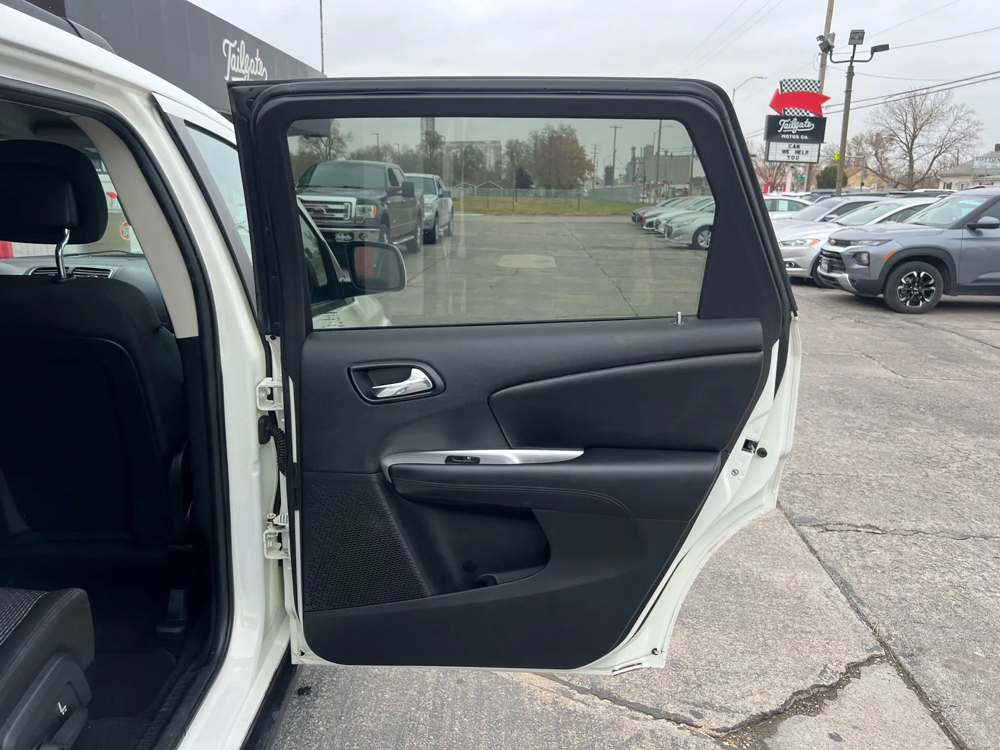 Used 2014 Dodge Journey SXT w/ Flexible Seating Group image 15