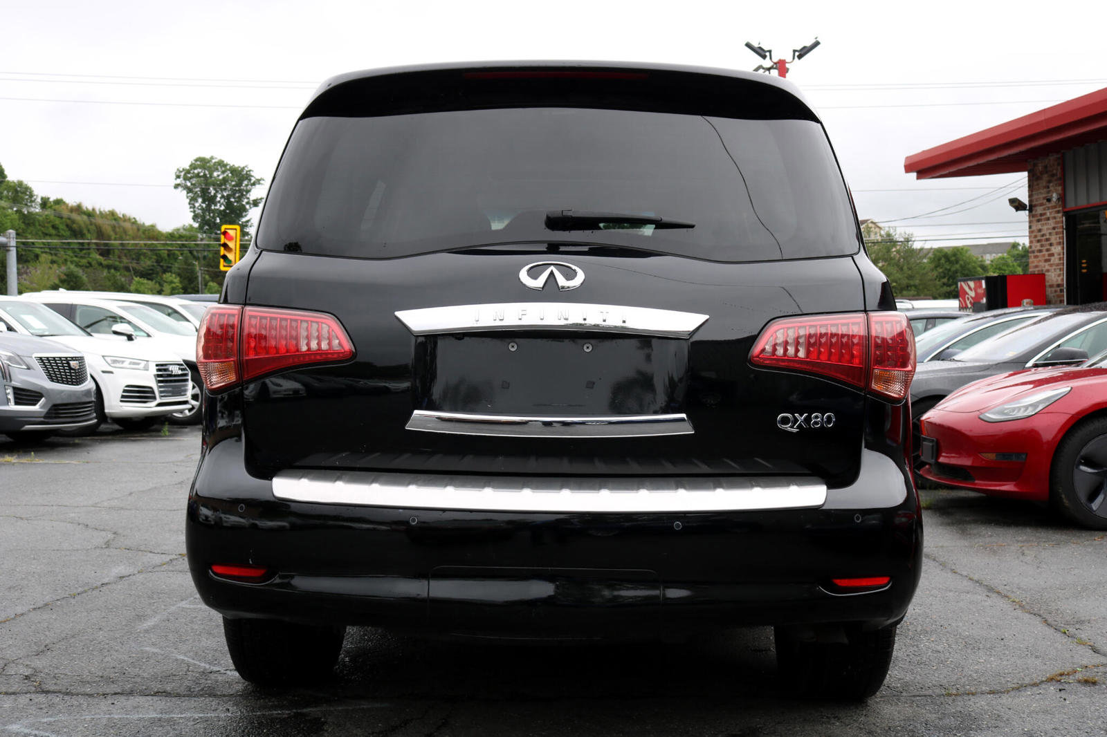 Used 2017 INFINITI QX80 4WD image 3