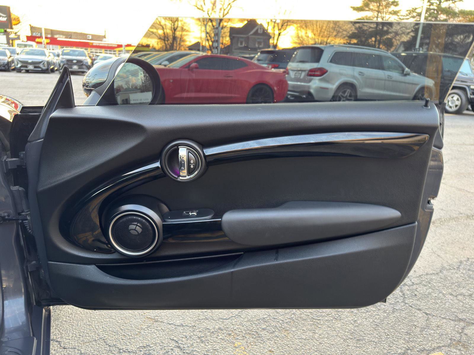 Used 2015 MINI Cooper S image 30