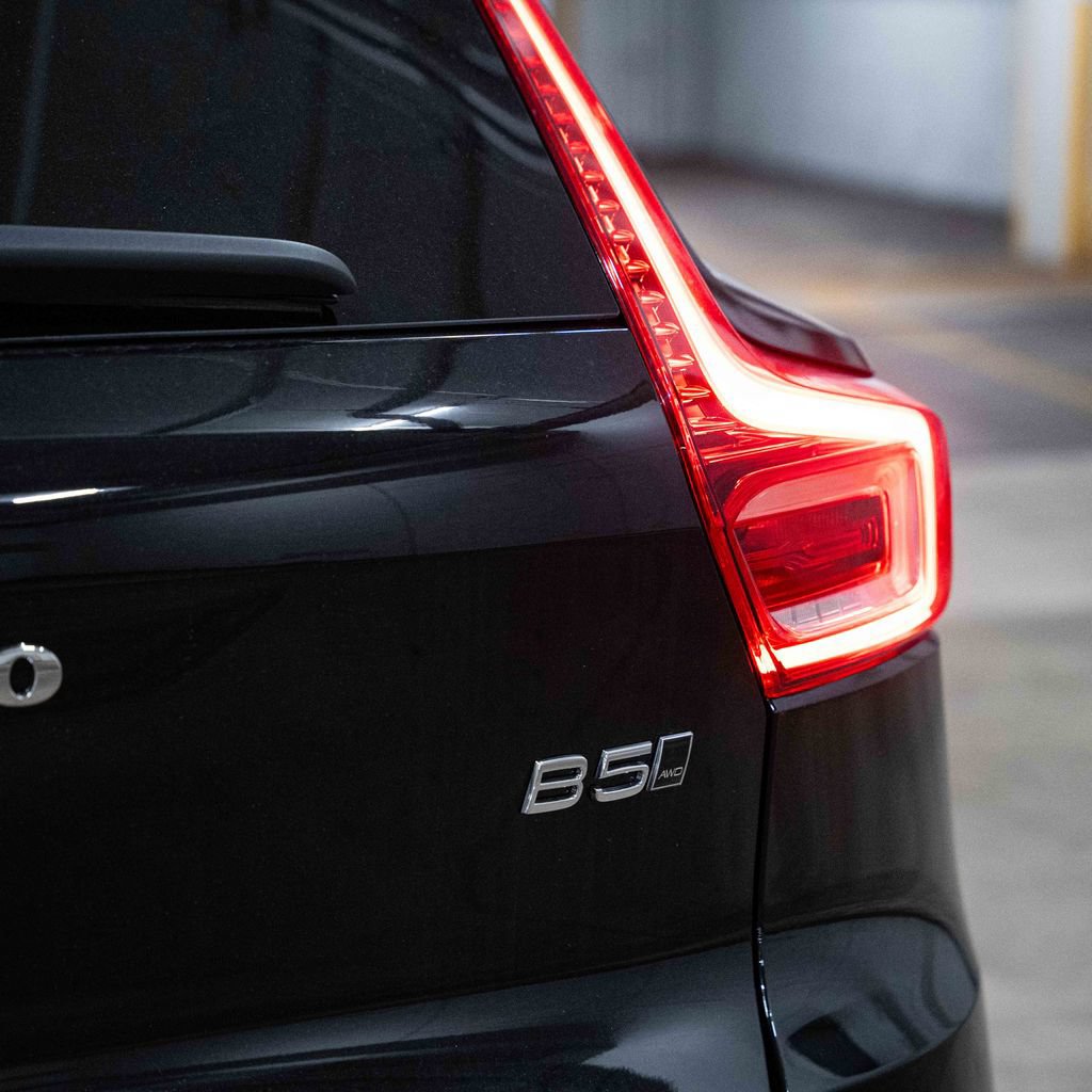 New 2026 Volvo XC40 B5 Core w/ Climate Package AWD/4WD image 6