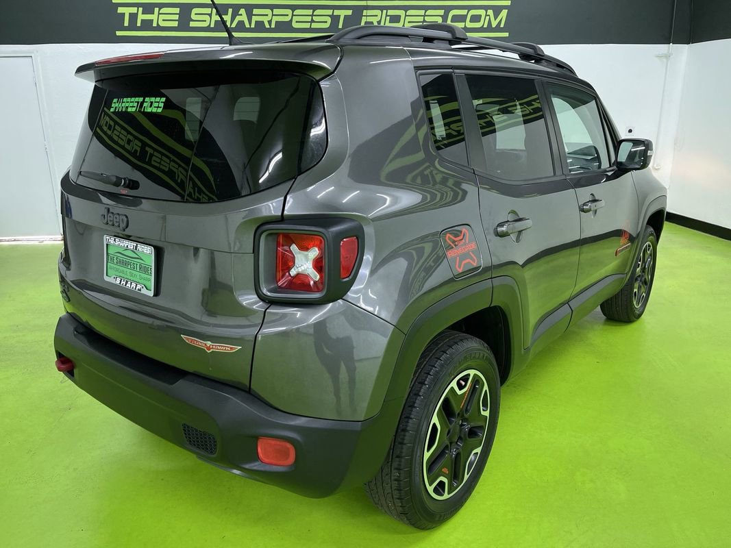 Used 2016 Jeep Renegade Trailhawk w/ Premium Trailhawk Package image 10