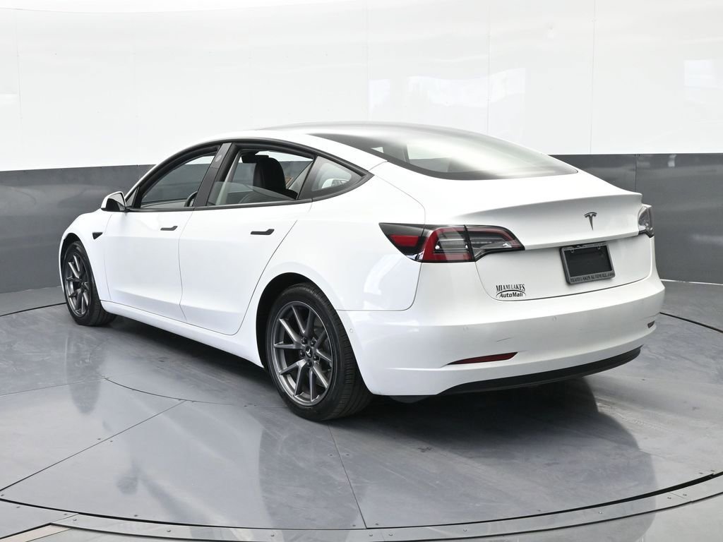 Used 2021 Tesla Model 3 Standard Range Plus image 4