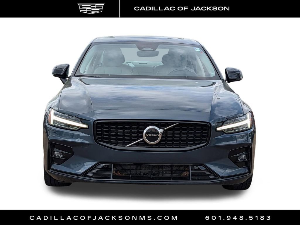 Used 2024 Volvo S60 B5 Core image 2