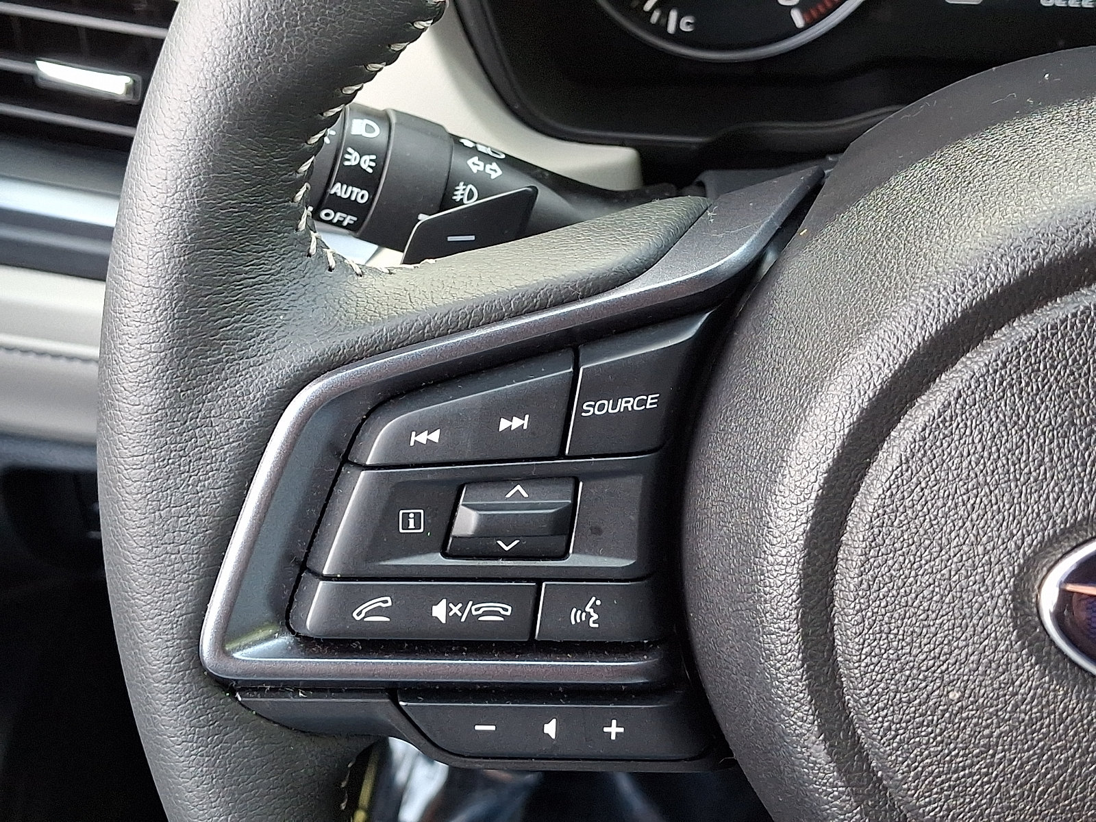 Used 2025 Subaru Forester Limited AWD/4WD image 22