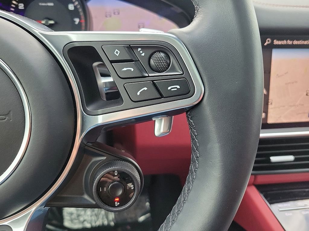 Used 2023 Porsche Cayenne Coupe image 23