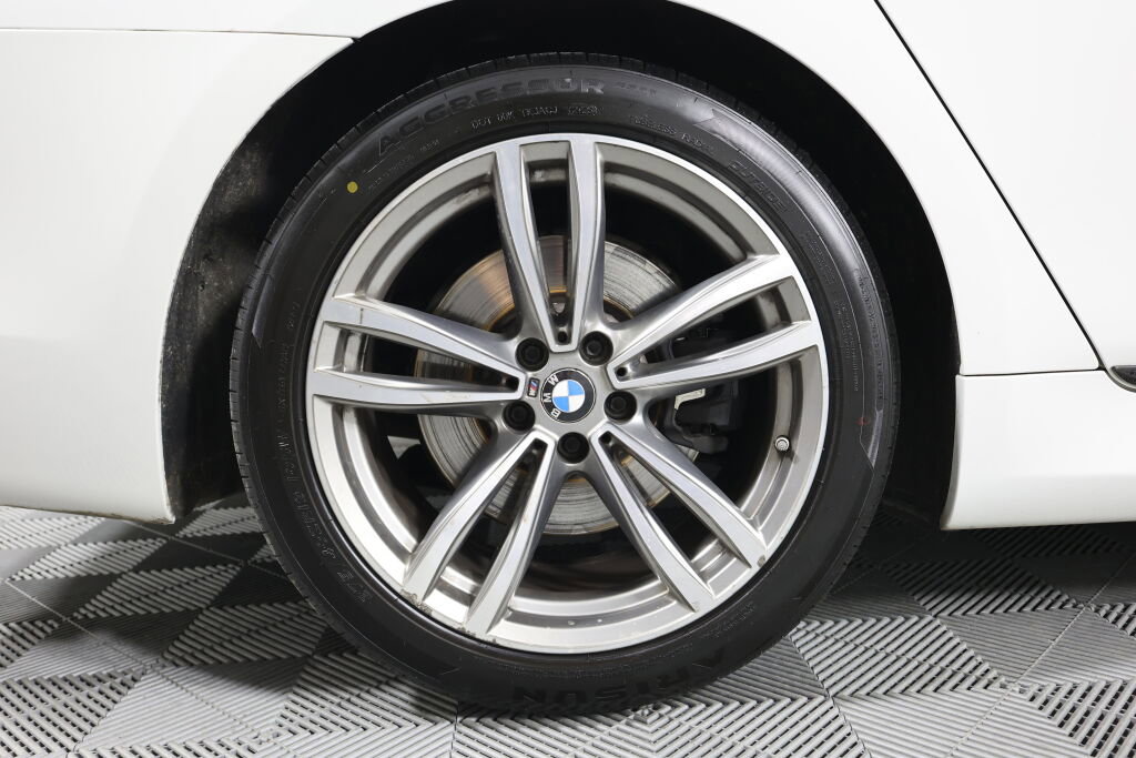 Used 2016 BMW 740i image 7