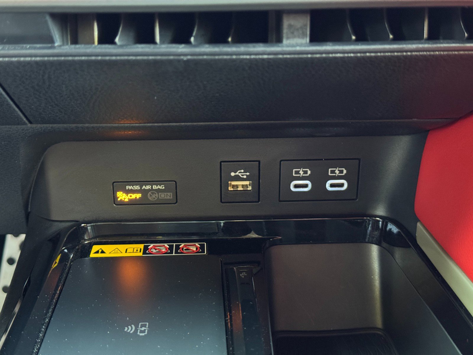 Used 2025 Toyota Camry XSE image 28