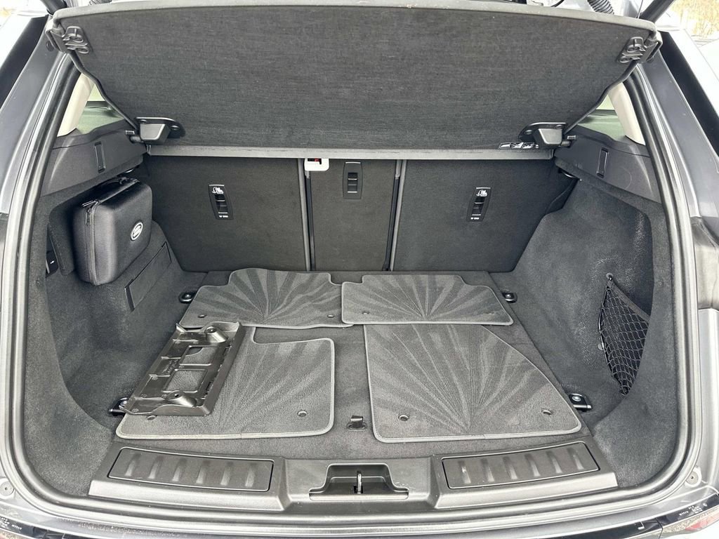 Used 2025 Land Rover Range Rover Evoque S image 32