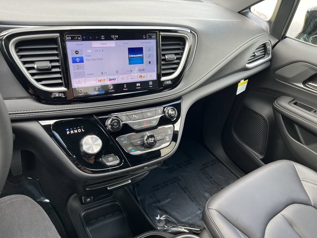 New 2026 Chrysler Pacifica Select FWD image 13