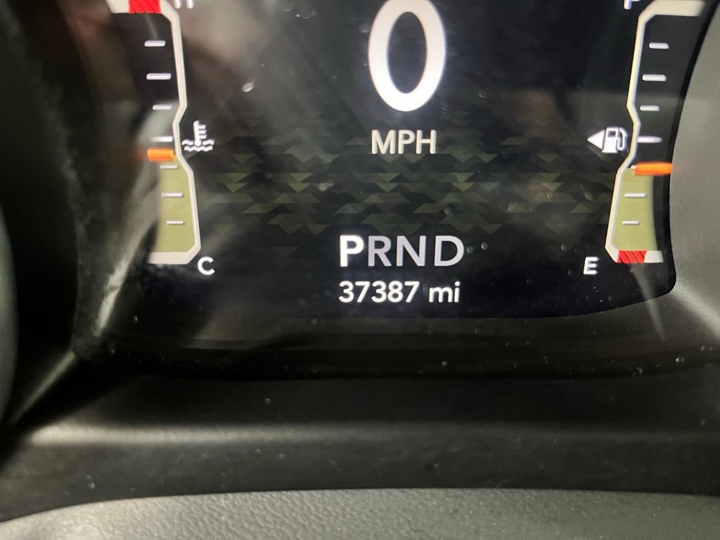 Used 2022 Jeep Wrangler Unlimited Sahara w/ Cold Weather Group AWD/4WD image 18
