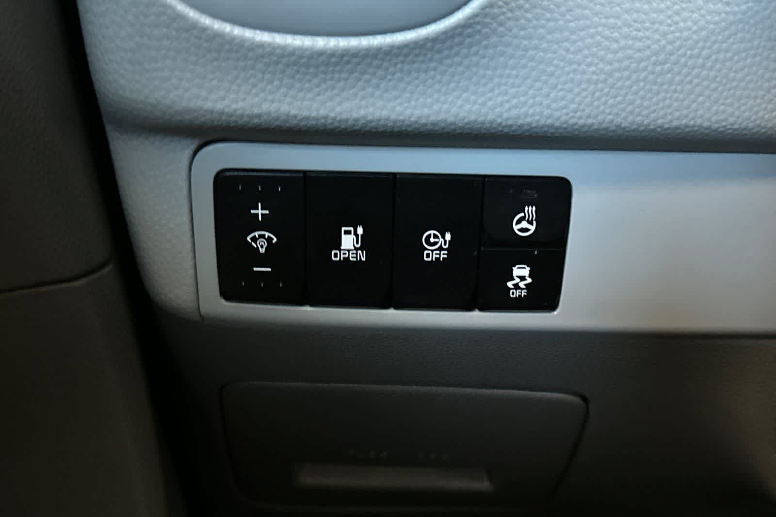 Used 2019 Kia Soul EV + FWD image 32