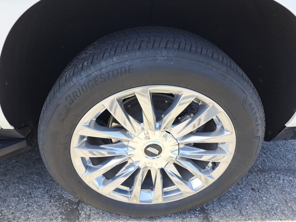 Certified 2024 Cadillac Escalade Premium Luxury w/ Performance Package image 21