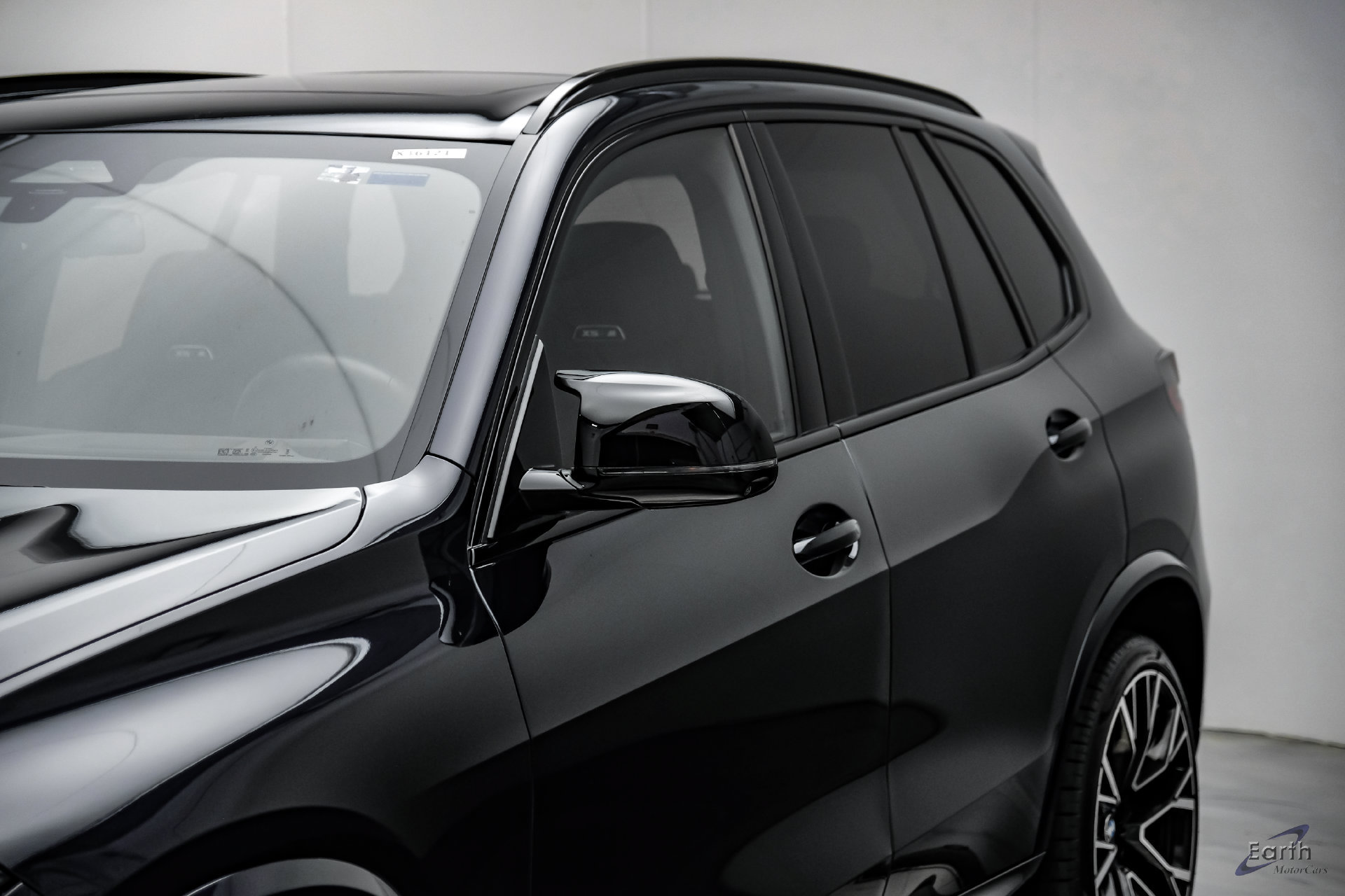 Used 2025 BMW X5 M Competition w/ Executive Package AWD/4WD image 28