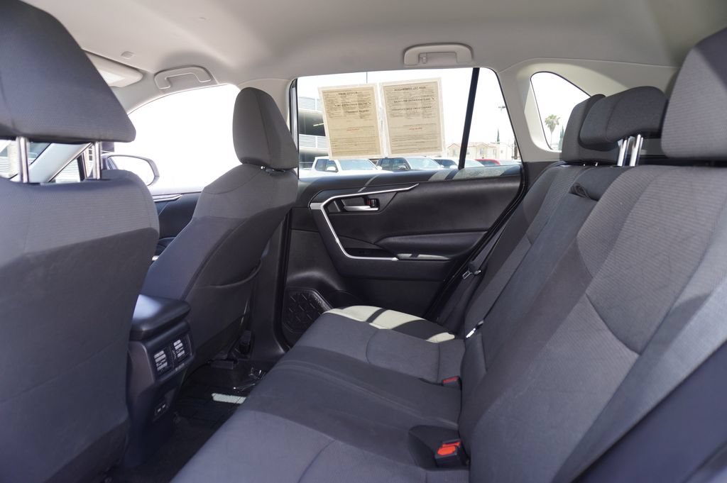 Used 2025 Toyota RAV4 XLE FWD image 7