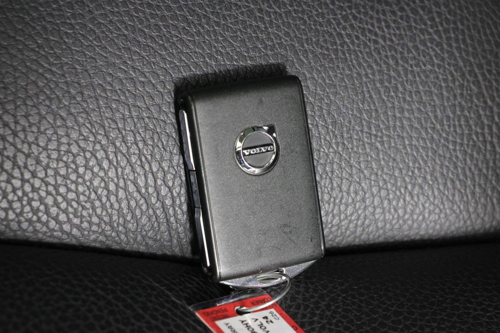 Certified 2024 Volvo XC90 T8 Plus w/ Protection Package Premier image 33