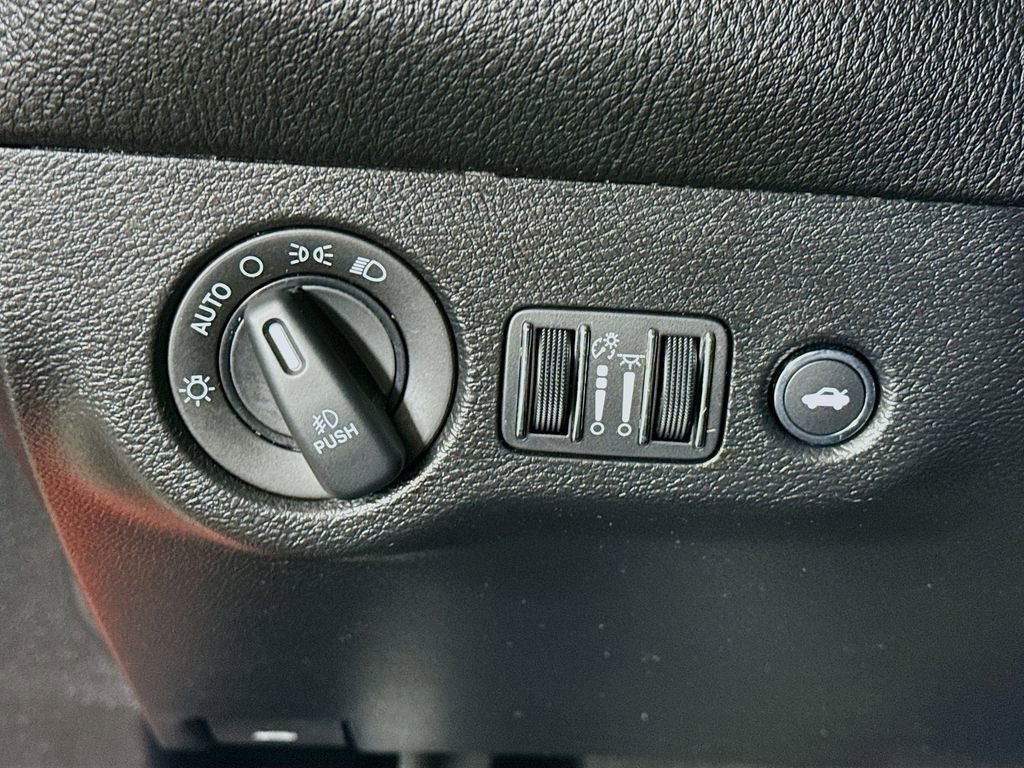 Used 2019 Dodge Challenger SXT w/ Driver Convenience Group image 18