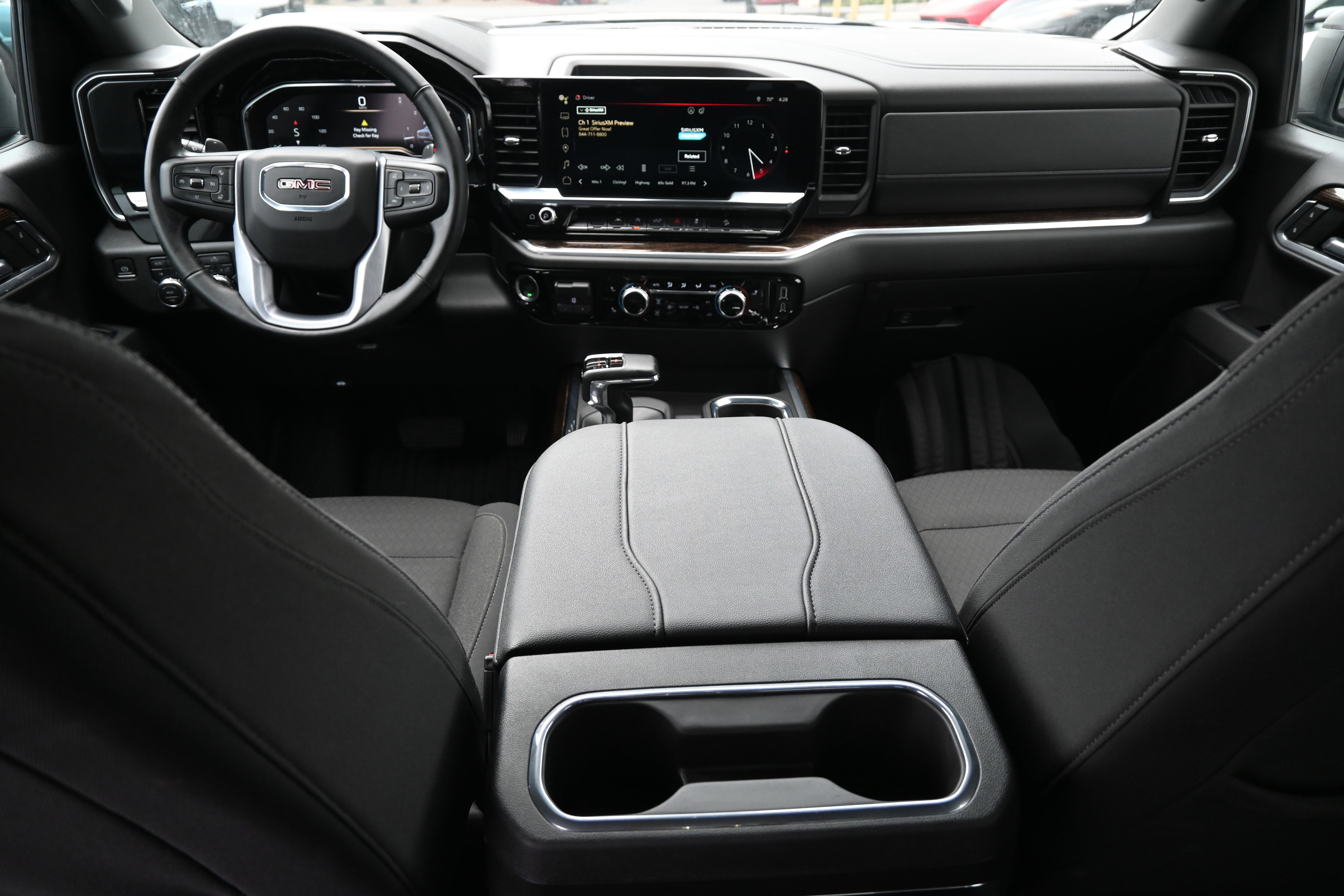 Used 2025 GMC Sierra 1500 Elevation image 3