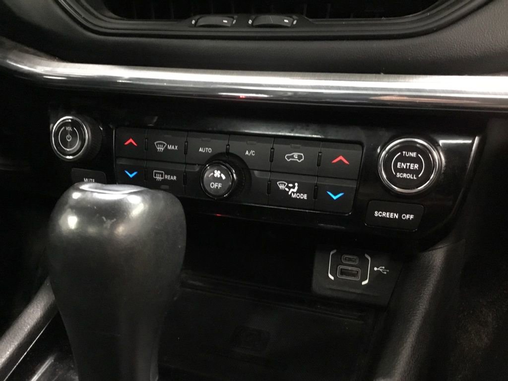 Used 2022 Jeep Compass Limited w/ (RED) Package image 29