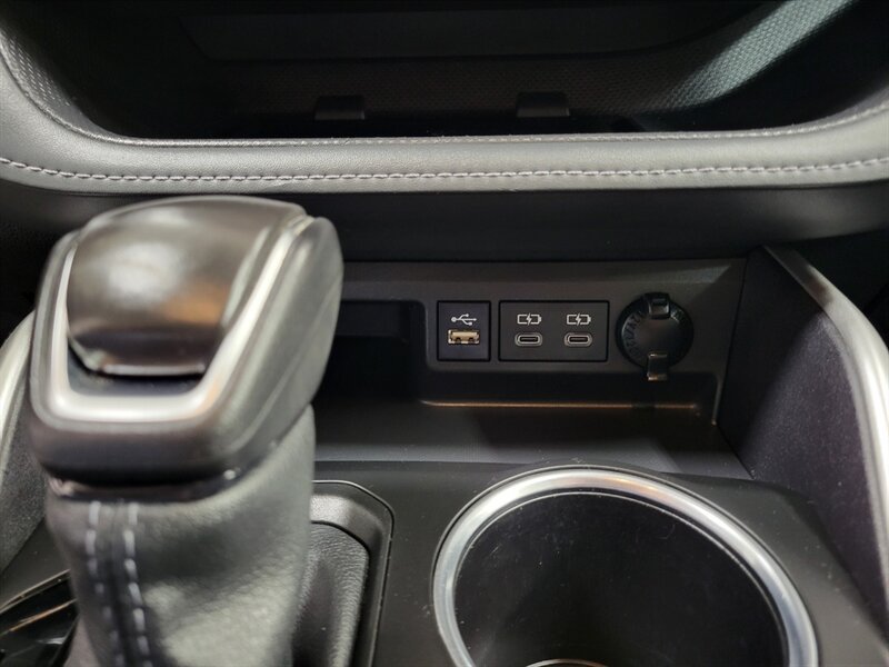 Used 2024 Toyota Highlander XLE AWD/4WD image 34
